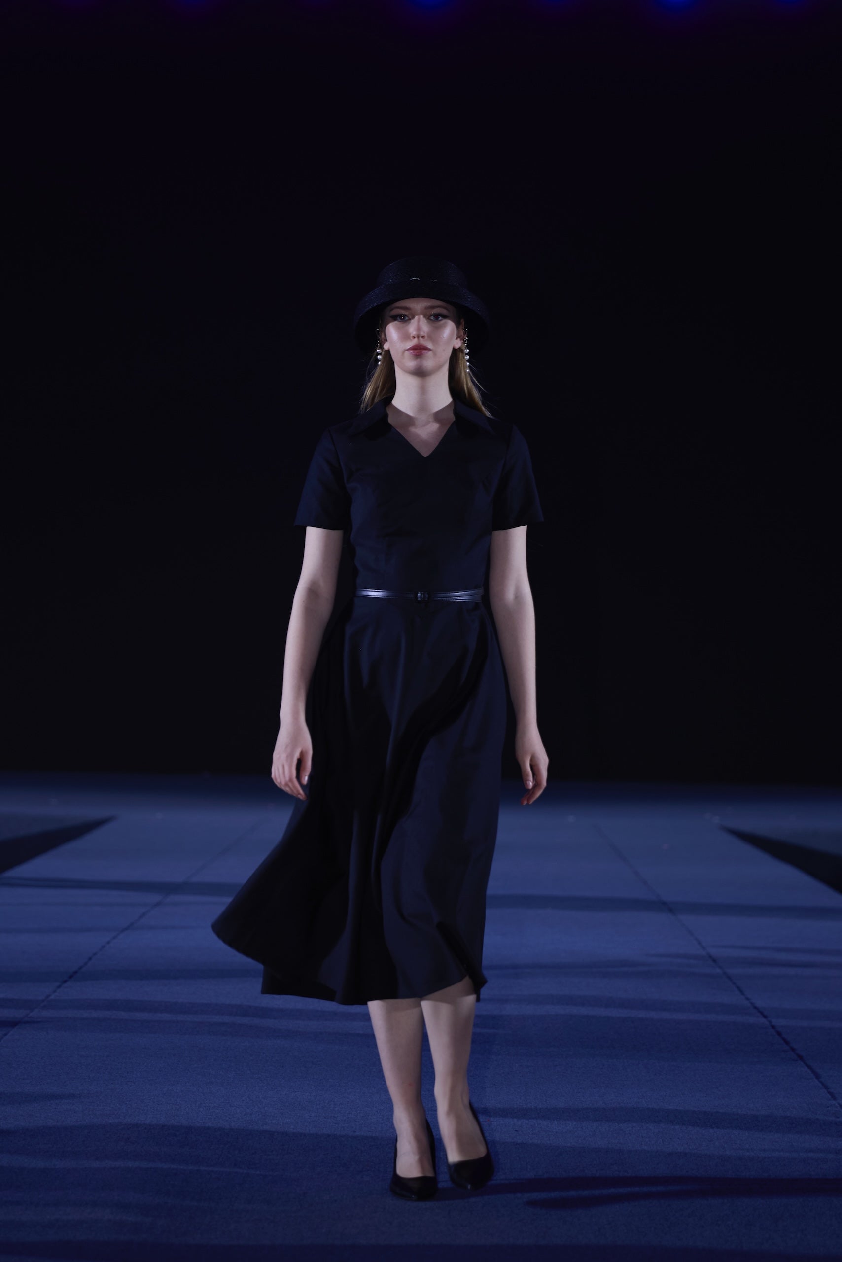 Tailored Shirt Collar Midi Dress in Noir