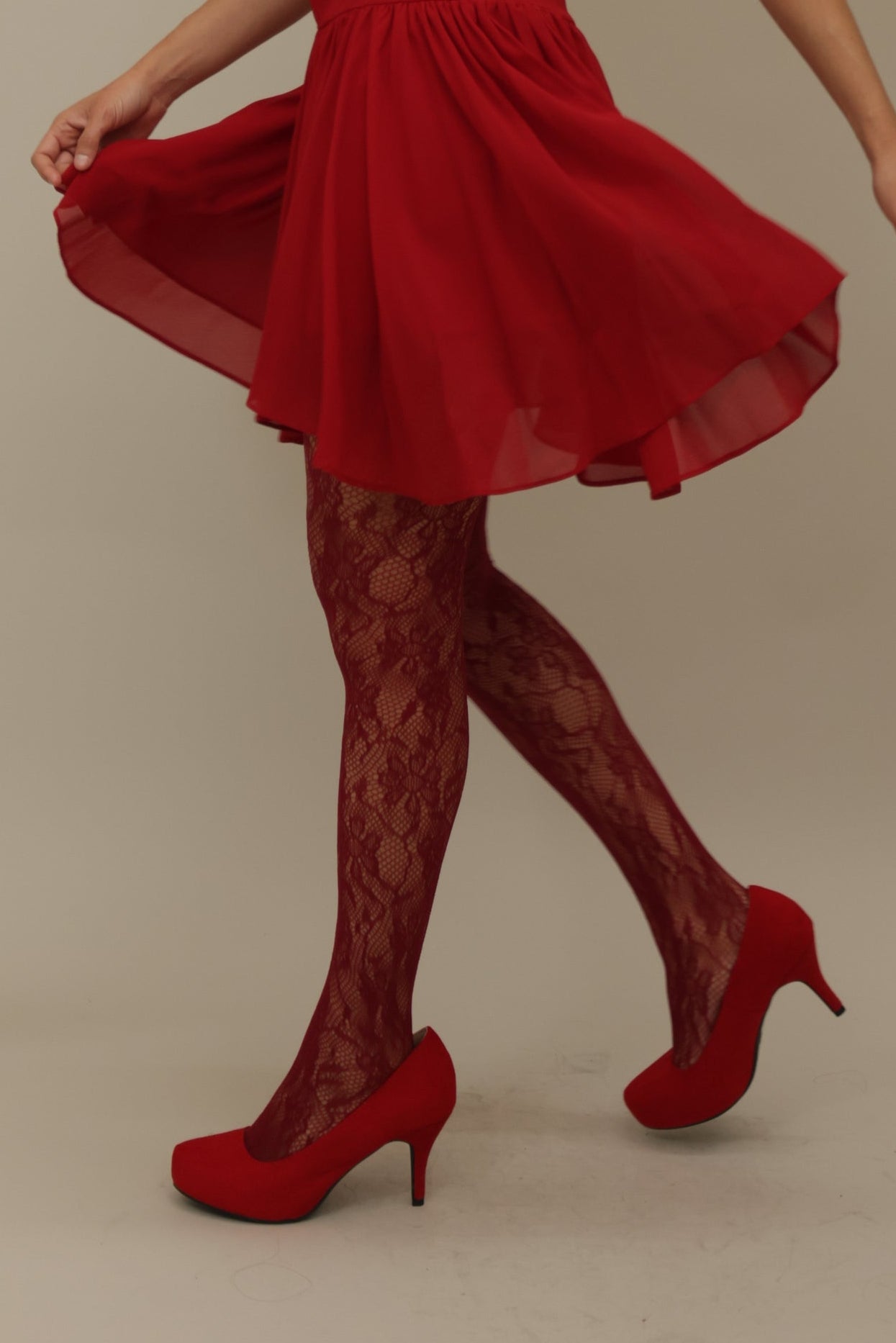 Elegant Lace Knit Tights – A Statement of Sophistication
