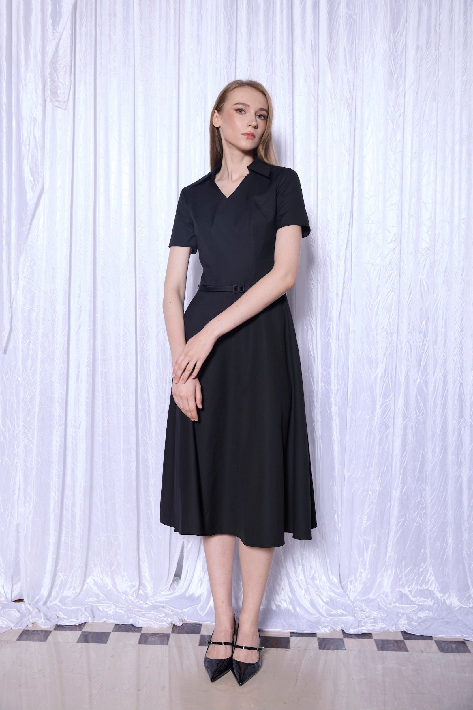 Tailored Shirt Collar Midi Dress in Noir