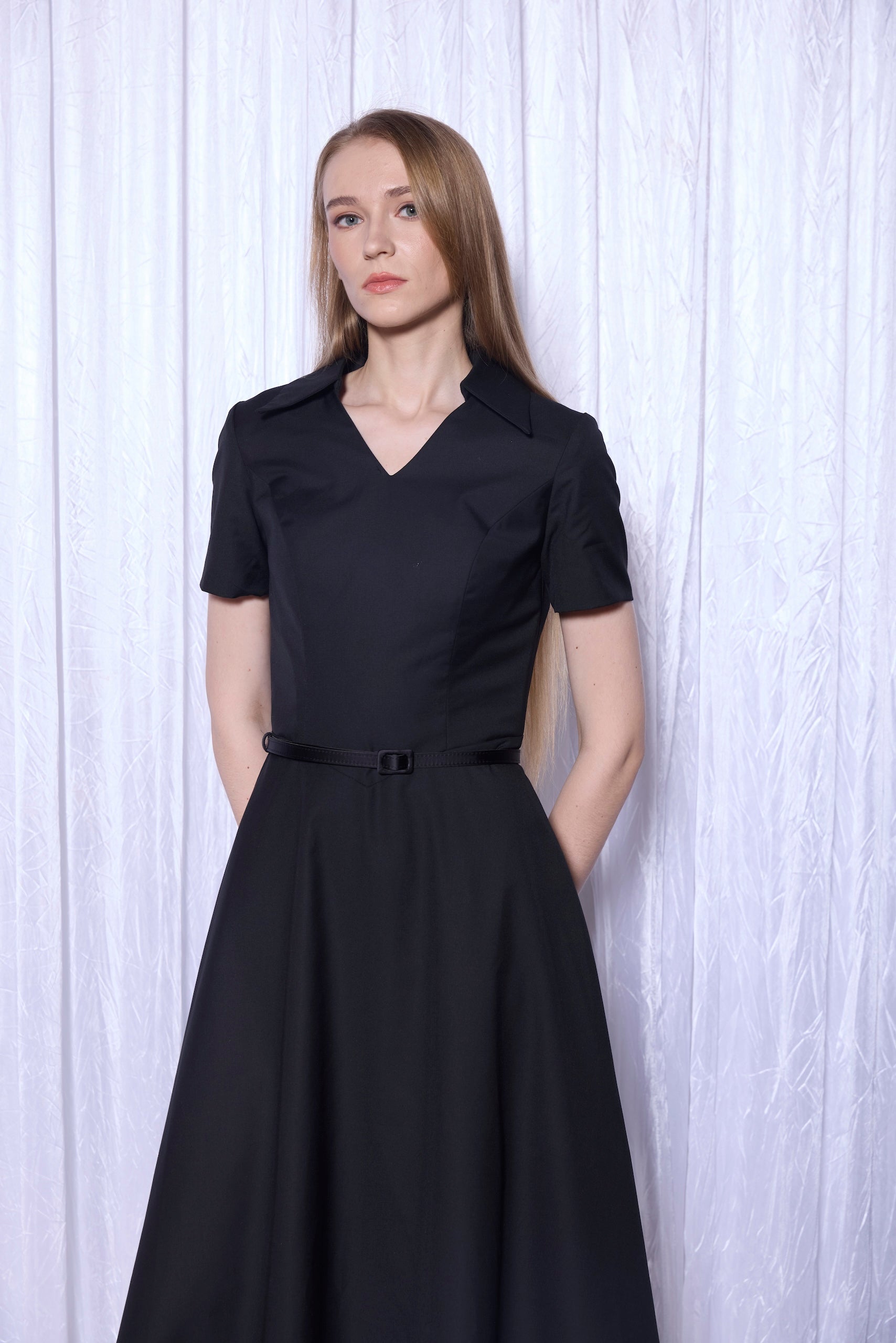 Tailored Shirt Collar Midi Dress in Noir