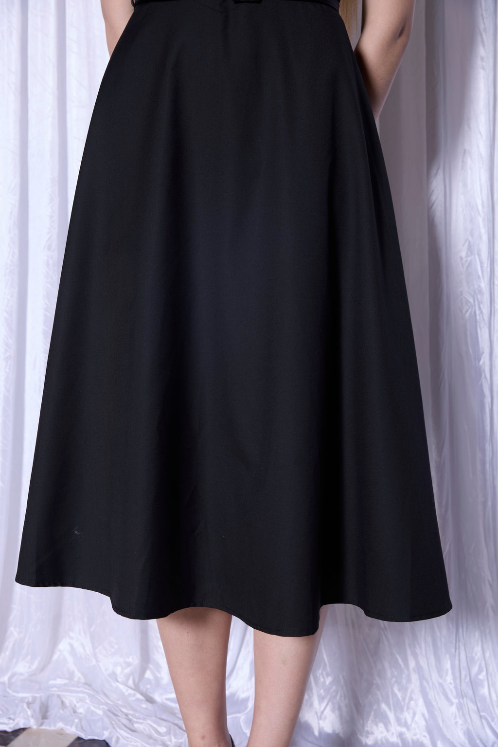 Tailored Shirt Collar Midi Dress in Noir