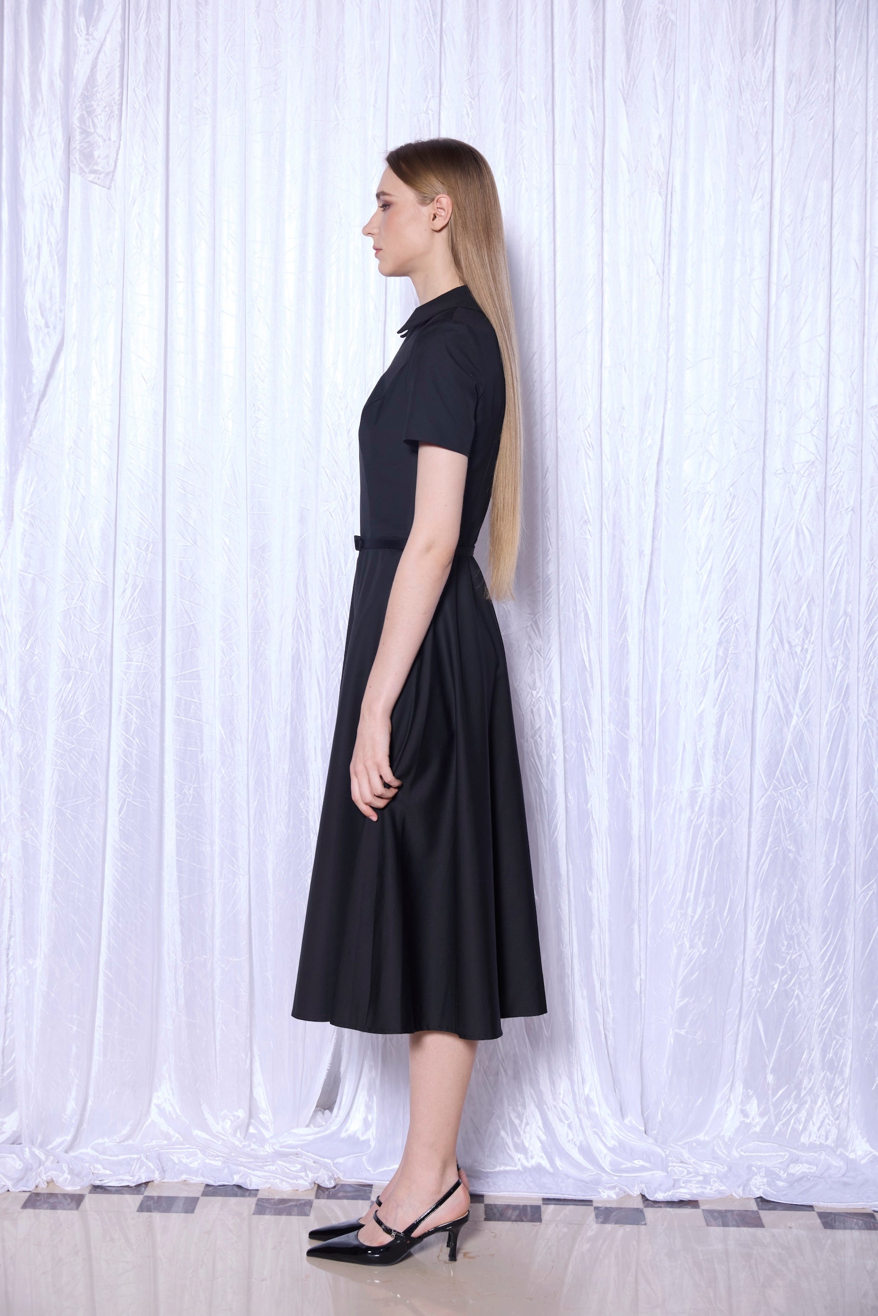 Tailored Shirt Collar Midi Dress in Noir
