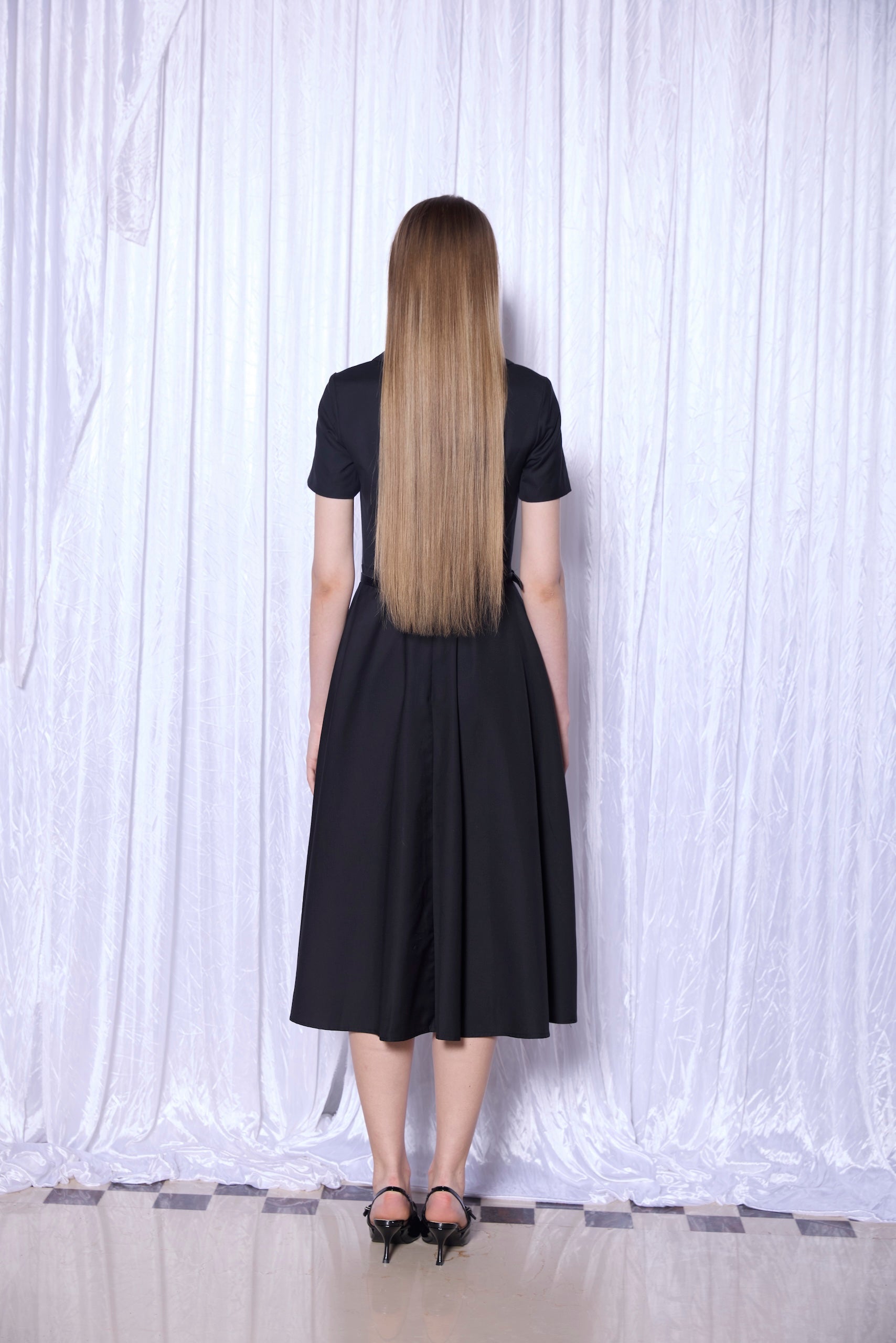 Tailored Shirt Collar Midi Dress in Noir