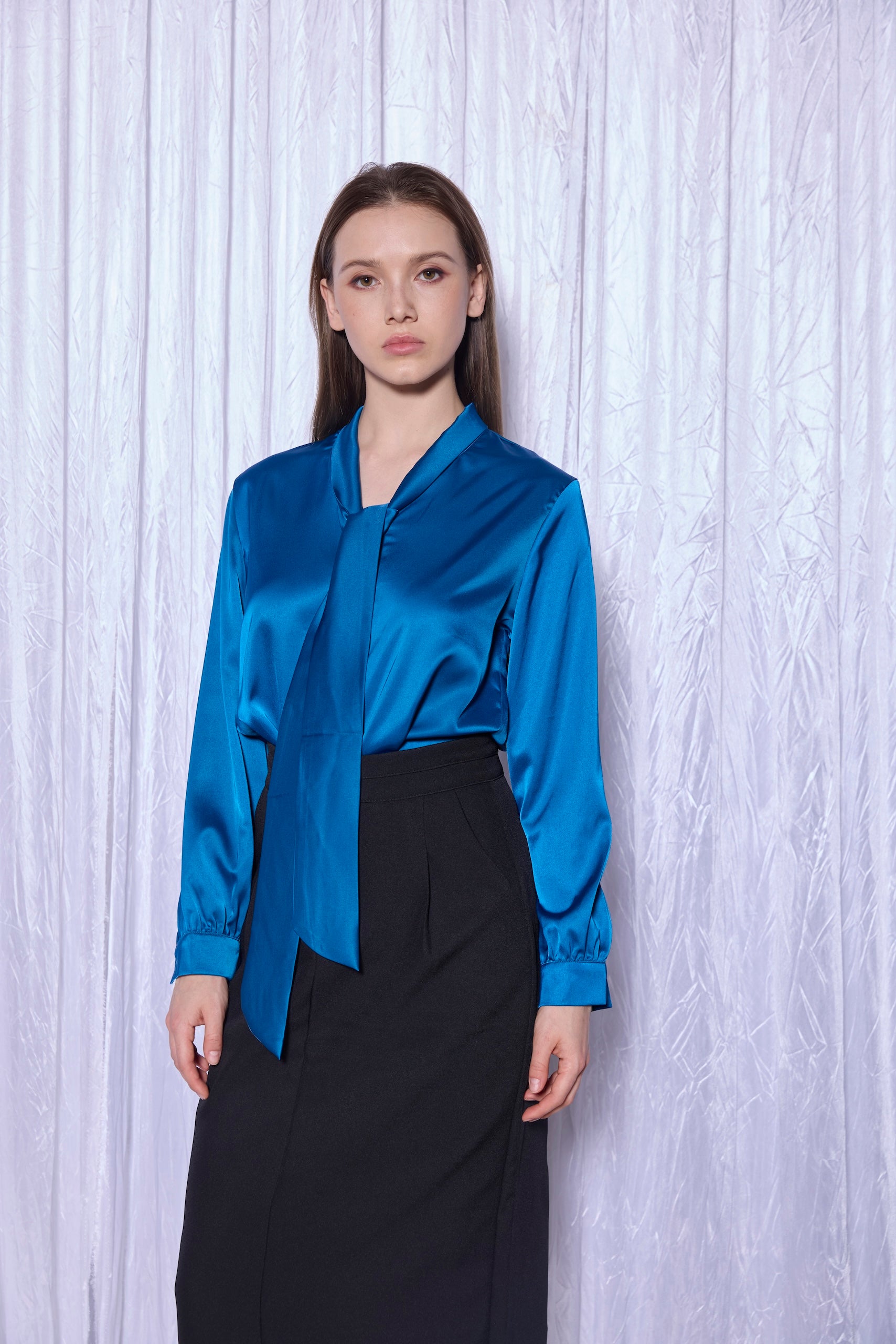 Structured Midi Skirt in Noir