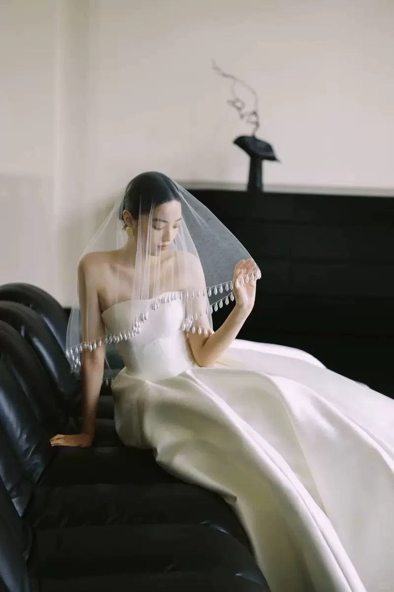 Short Teardrop Pearl Bridal Veil – 120cm